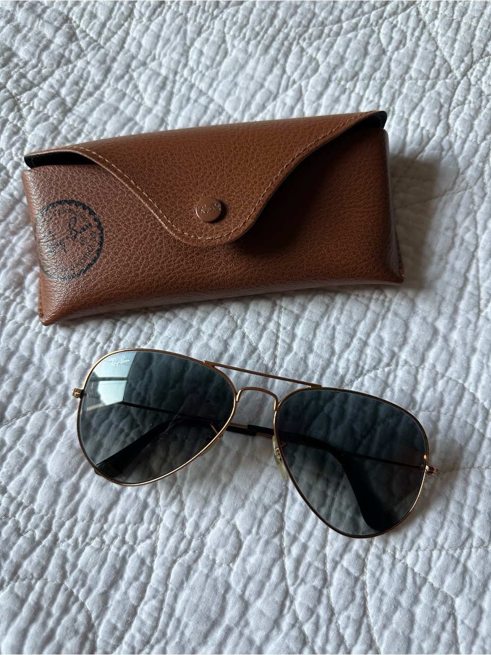 Ray-Ban Gold Frame Aviator Sunglasses with Dark Gray Lenses